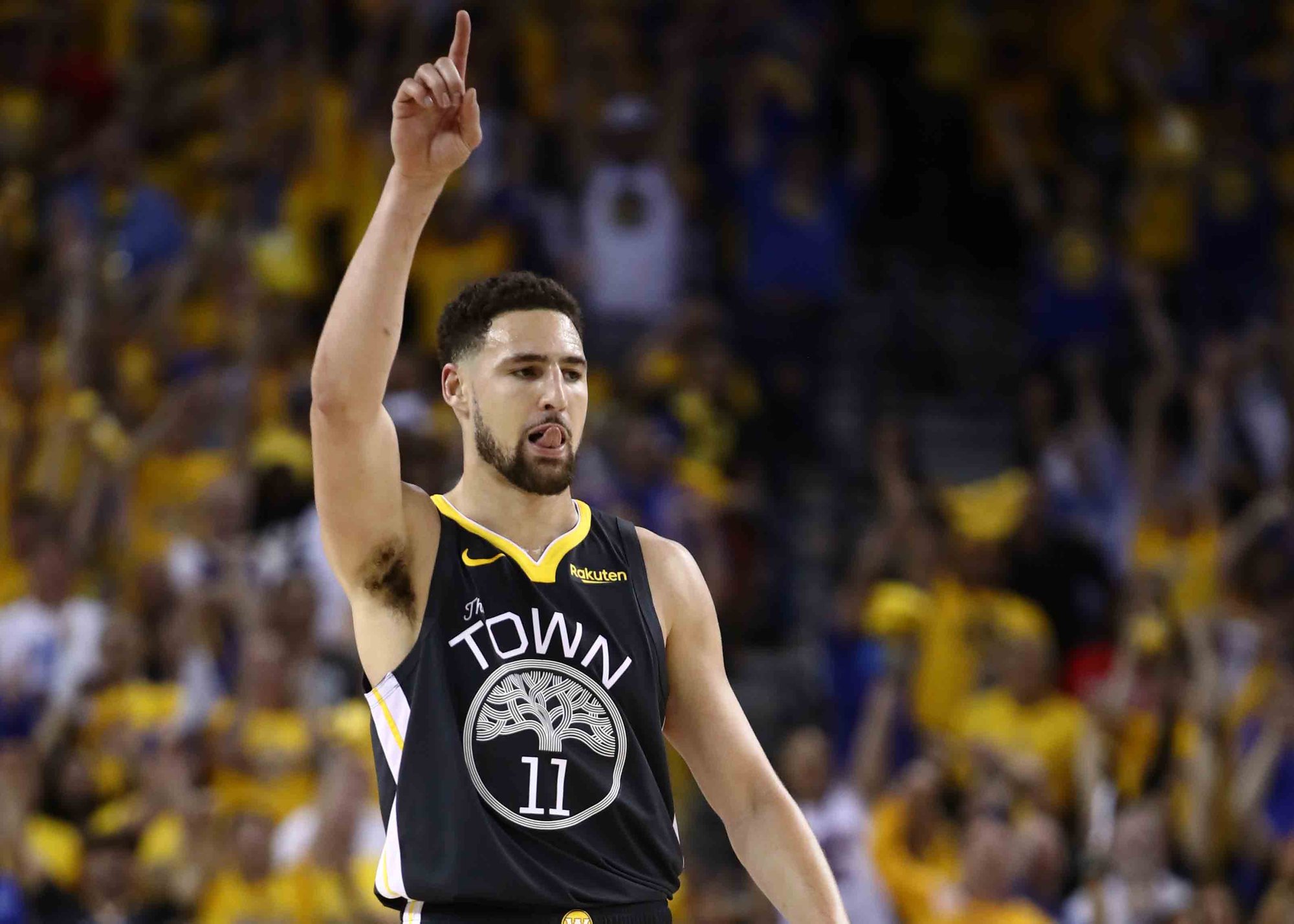 意甲战报：霍伊伦双响，伊尔迪兹破门，那不勒斯2-1尤文（意甲快讯：霍伊伦梅开二度，伊尔迪兹建功，那不勒斯2比1力克尤文）